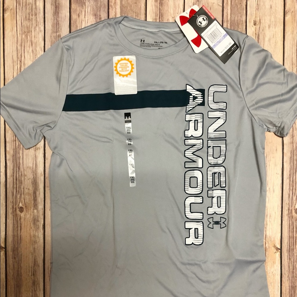 Under Armour t-shirt color change design logo